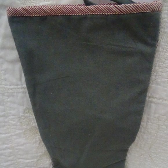 Luxe Habitat 22" Grey Snowflake Christmas Stocking - Picture 3 of 3